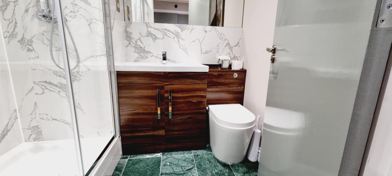 Double King Suite, Canary Wharf Waterfront ลอนดอน ภายนอก รูปภาพ