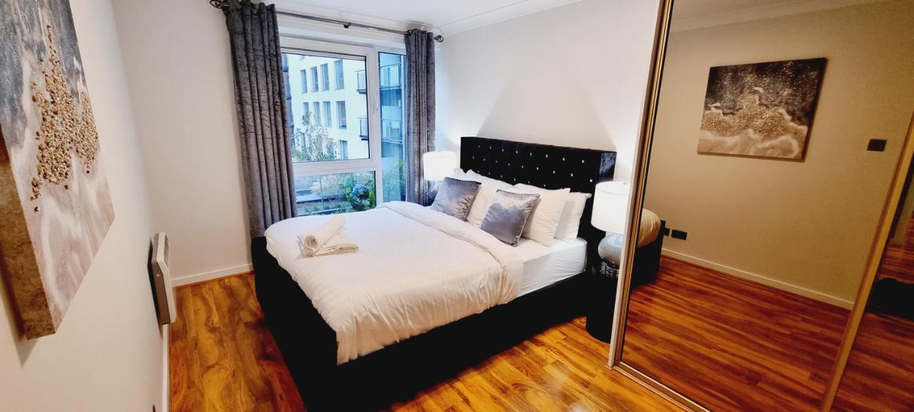 Double King Suite, Canary Wharf Waterfront ลอนดอน ภายนอก รูปภาพ